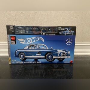 Mattel Brick Shop Hot Wheels Mercedes-Benz
300 SL Building Toy
